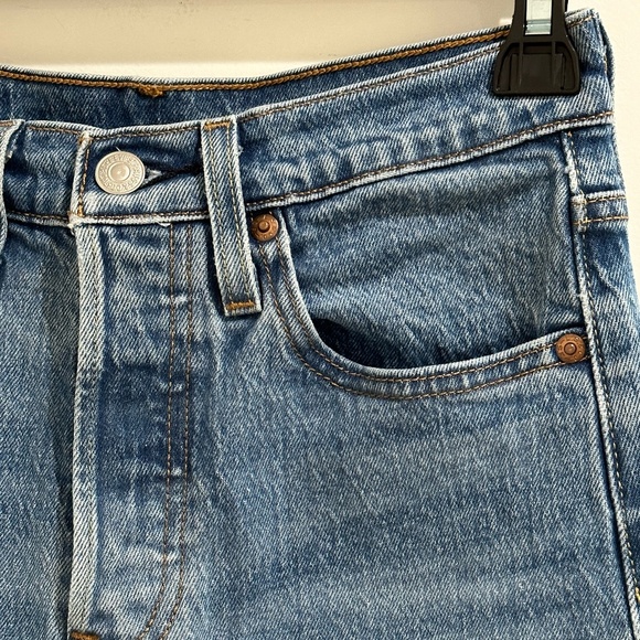 Levi's 501 Skinny Jeans (24W, 28L) - Picture 3 of 8